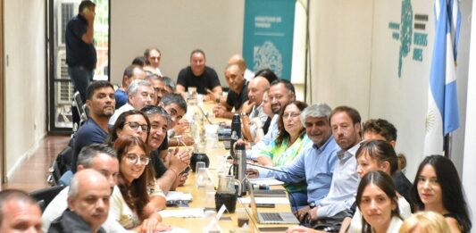 Docentes y estatales bonaerenses aceptaron la oferta del 9% de las paritarias que hizo el Gobierno de la provincia de Buenos Aires.
