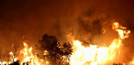En el marco de la crisis que vive la Patagonia, el oficialismo incluirá un proyecto contra incendios intencionales en las sesiones extraordinarias.