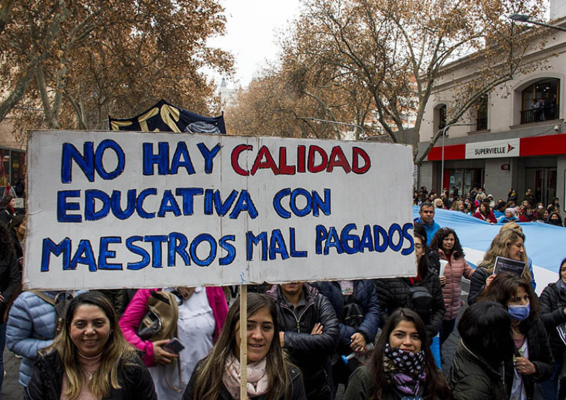 Los gremios docentes nucleados en la CGT advirtieron que mantienen un conflicto salarial con el Gobierno que pone en peligro el inicio de las clases.