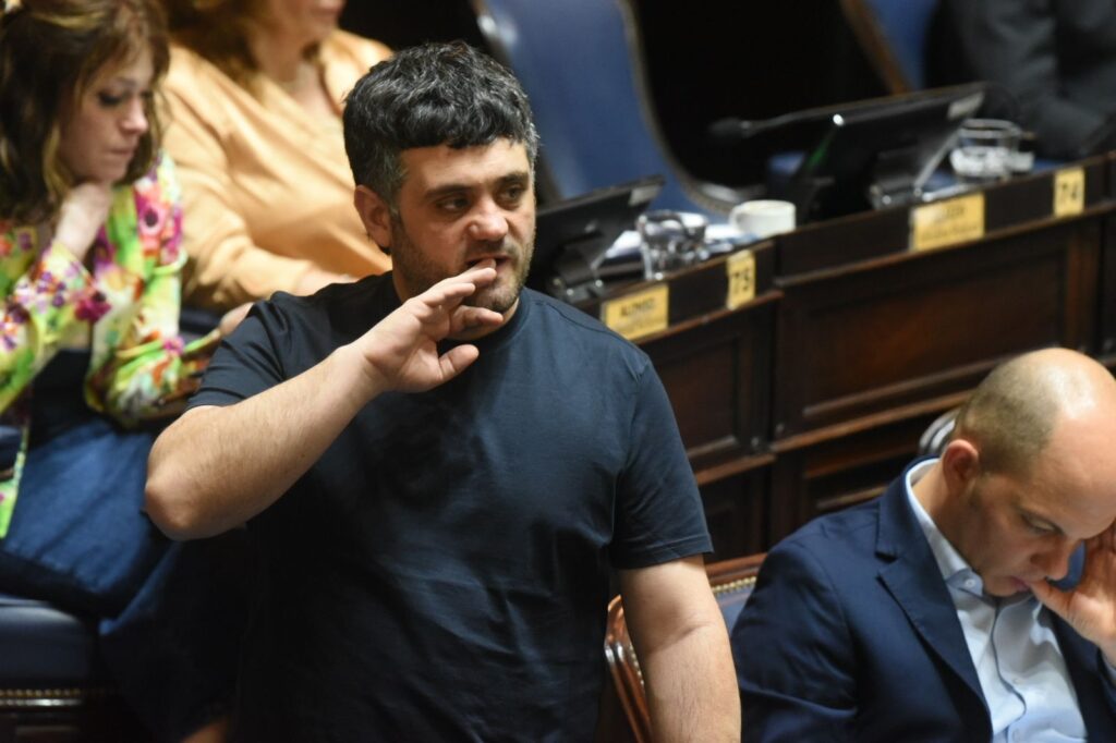 El líder de los diputados peronistas, Facundo Tignanelli, deberá extender su mandato. A él, se le suma Teresa García y Alejandro Dichiara.