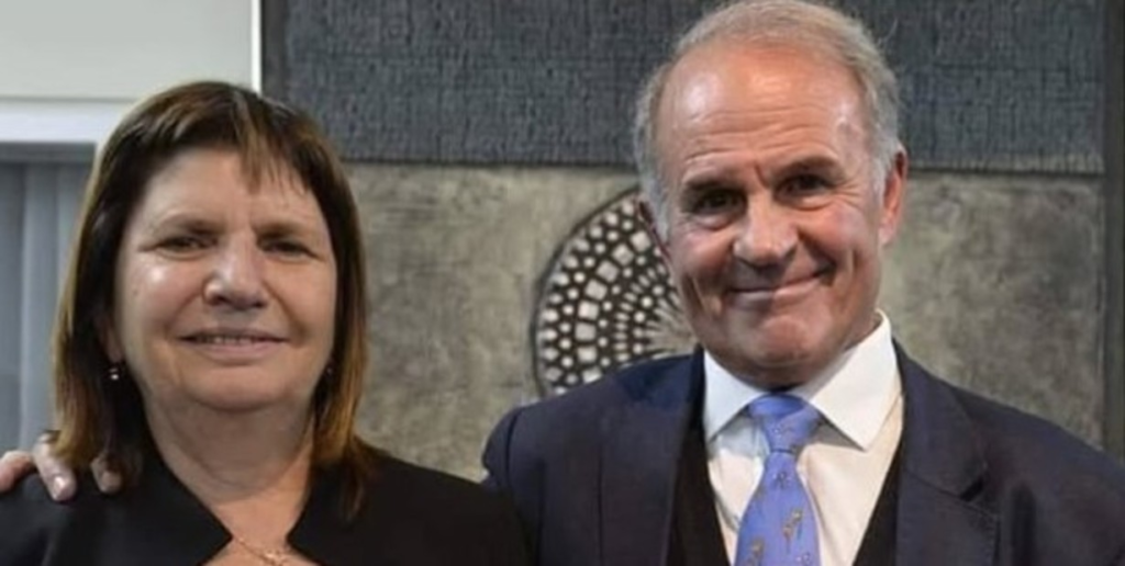 El nuevo subsecretario de Ambiente, Fernando Brom, junto a la ministra de Seguridad, Patricia Bullrich. 