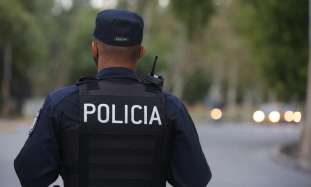 La Policía bonaerense rechazó el 9% de aumento salarial que ofreció el Gobierno de Kicillof y amenazó con hacer un paro.
