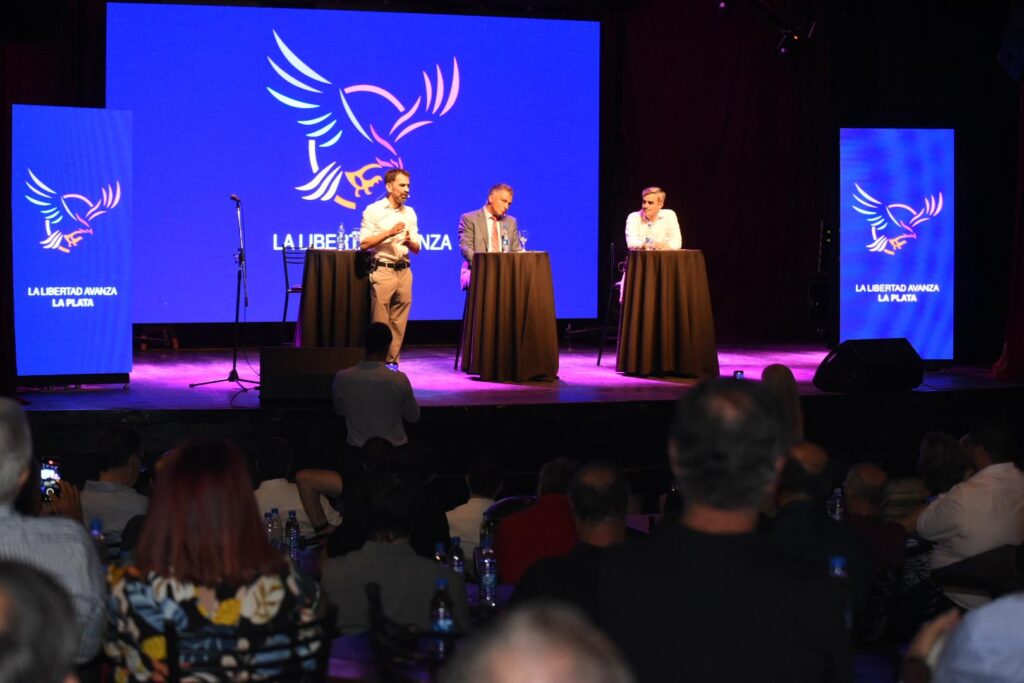 Referentes libertarios presentaron sus propuestas a empresarios de La Plata. 