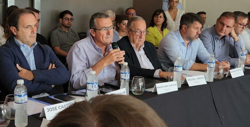 El encuentro en La Plata será presidido por el titular del foro de intendentes radicales, Maximiliano Suescún.