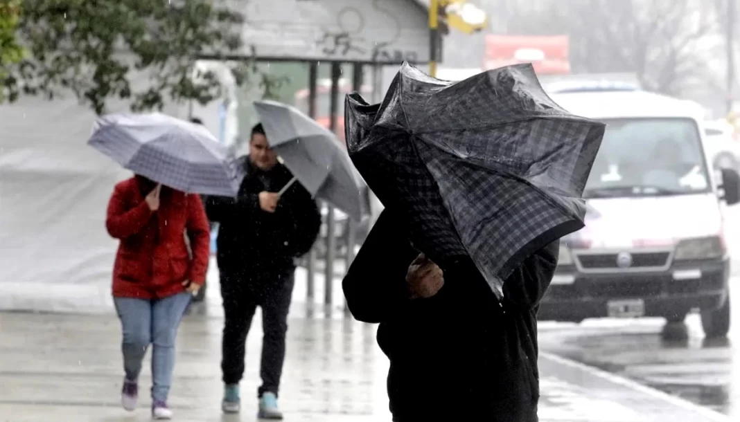 Alerta por tormentas y granizo: el SMN advirtió sobre lluvias intensas, fuertes ráfagas de viento y actividad eléctrica en varias provincias del país.
