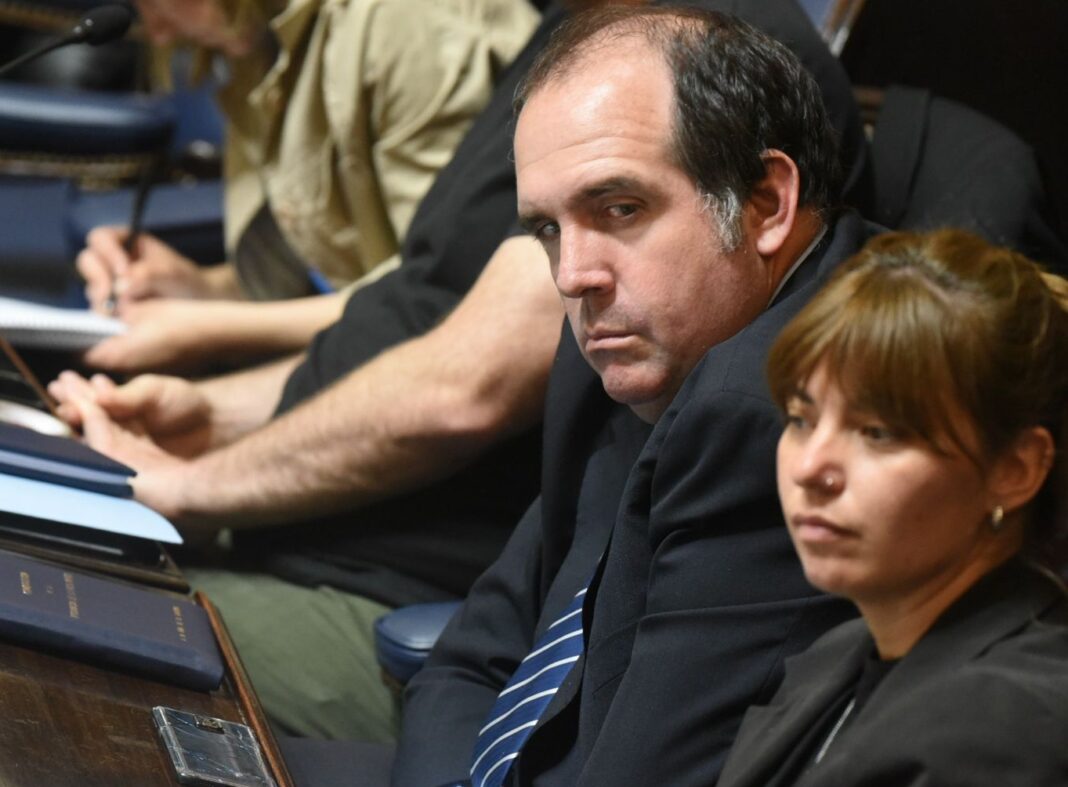 Los diputados bonaerenses lilitos, Luciano Bugallo y Romina Braga, cuestionaron a Javier Milei por su abstención en la ONU sobre el conflicto Rusia-Ucrania.