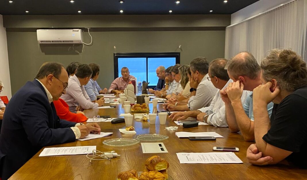 El foro de intendentes radicales se reunió en La Plata y evitaron sentar postura frente al desdoblamiento electoral. 