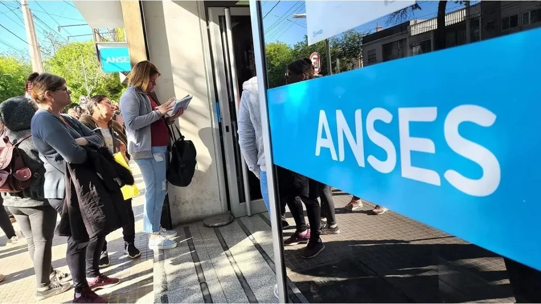 ANSES oficializó los nuevos montos de jubilaciones, pensiones y asignaciones que comenzarán a regir en marzo, con aumentos atados a la inflación mensual.