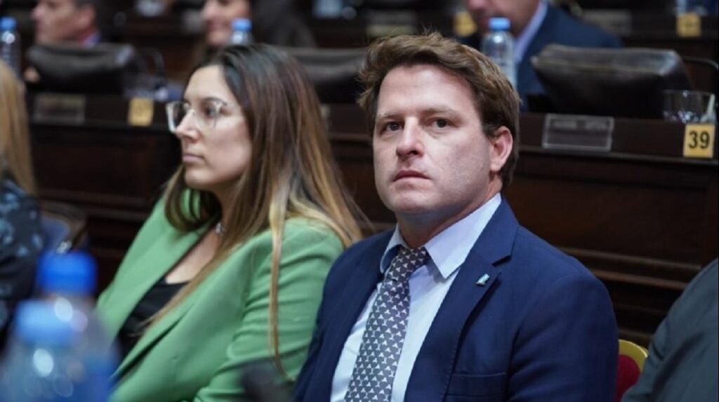 El senador Alex Campbell propuso crear una comisión bicameral para reformar el Código Penal ante la ola de inseguridad.