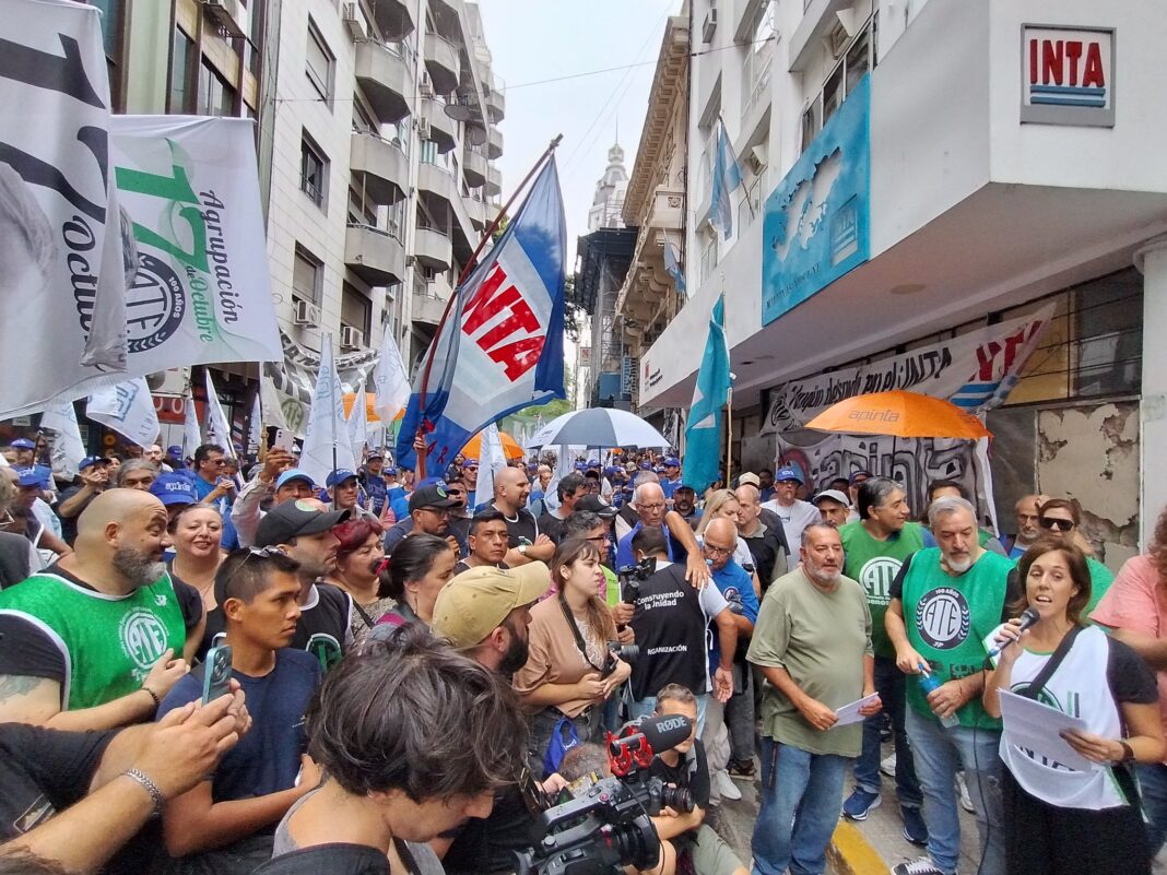 Trabajadores del Agro denunciaron que el Consejo Directivo del Instituto Nacional de Tecnología Agropecuaria (INTA) planea despedir a 1.500 empleados.