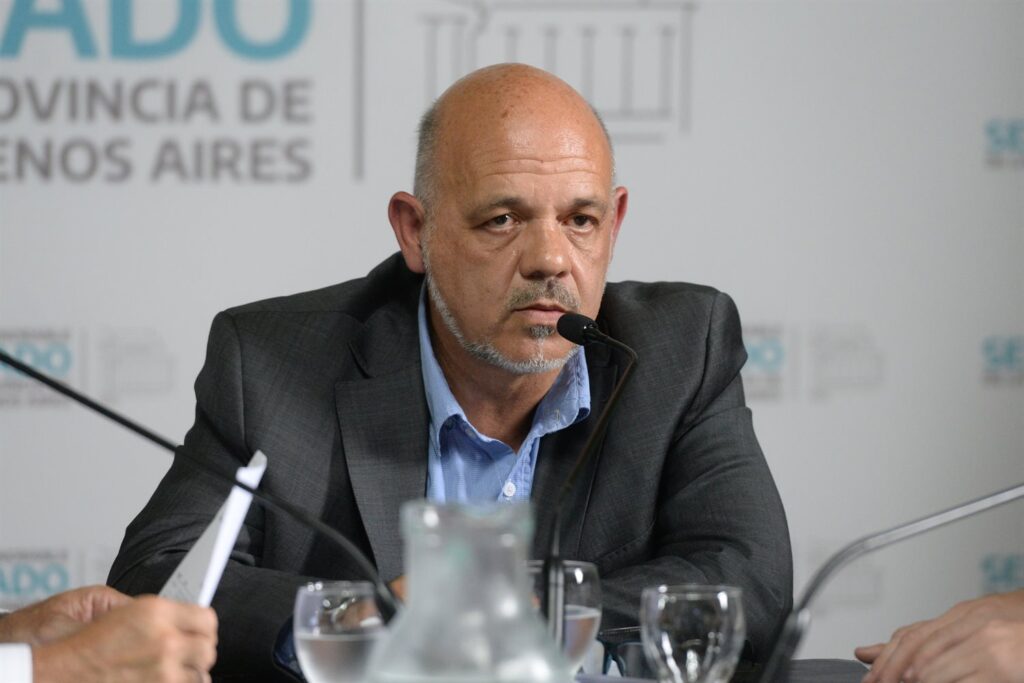 Carlos Curestis encabezó las críticas de sus compañeros de bancada. "¿En qué andará Kicillof?"