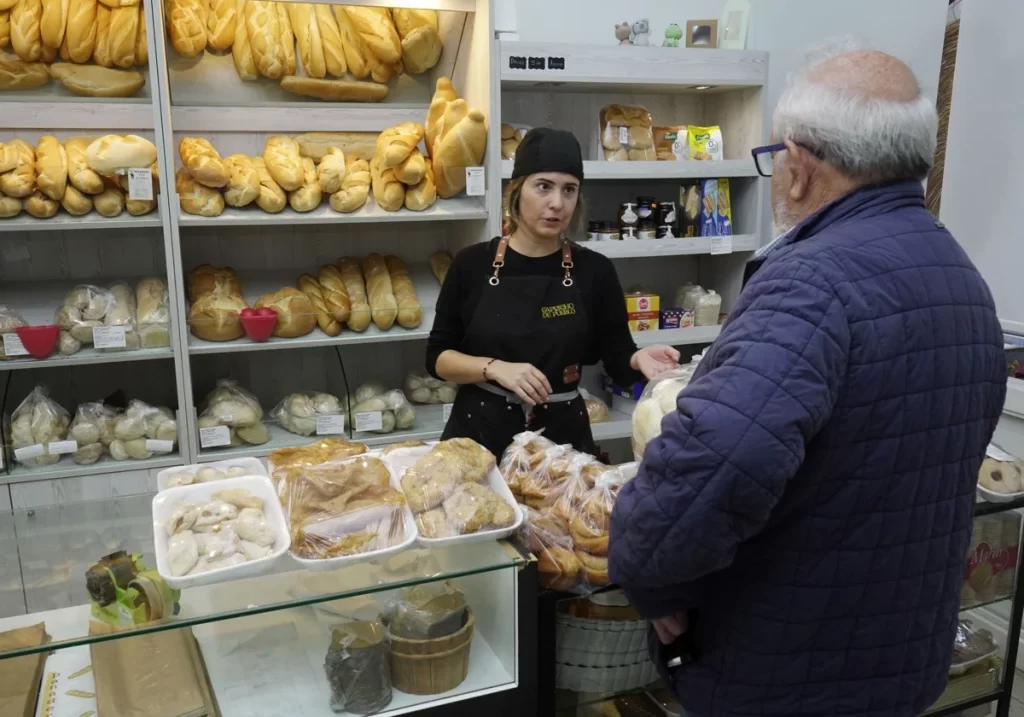 CONINAGRO: En marzo, un trabajador podía comprar 319 kilogramos de pan, mientras que en diciembre el mismo sueldo cubría 389 kilogramos.