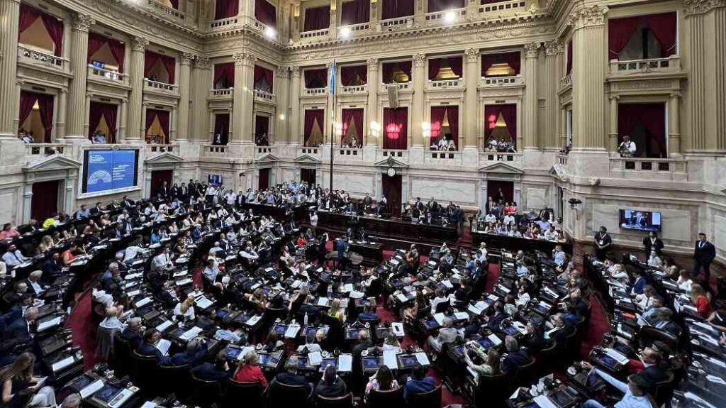 Varias bancadas opositoras en Diputados pidieron debatir el acuerdo con el FMI en conjunto con el Presupuesto 2025.