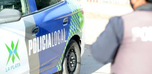 El Gobierno bonaerense dispuso cambios en la cúpula policial de La Plata tras el crimen de Kim Gómez y una seguidilla de hechos de inseguridad.