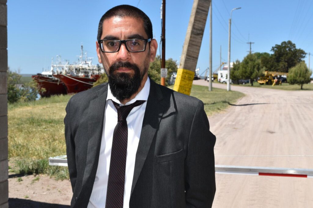 El intendente de Coronel Rosales, Rodrigo Aristimuño, dispuso la suspensión de la apertura de sesiones debido a las fuertes lluvias que azotaron al municipio.