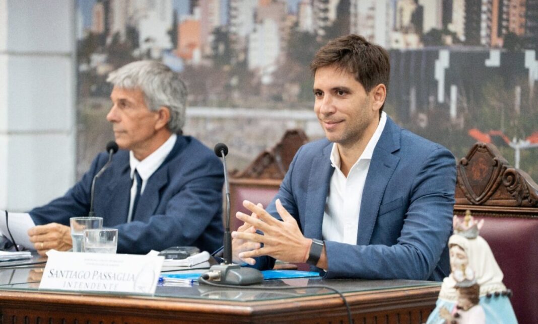 El intendente de San Nicolás, Santiago Passaglia, llevó el debate por la baja de la edad de imputabilidad al Concejo Deliberante local.
