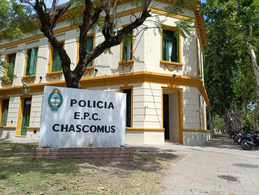 Un concejal del PRO se lanzó sobre el intendente de Chascomús con duras críticas hacia la inseguridad que vive el municipio.