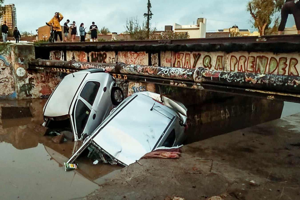 Las consecuencias del desastre en Bahía Blanca.