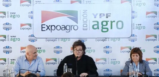 En la Expoagro, Milei brindó un fuerte respaldo a Bullrich, y destacó que su Gobierno está comprometido en “sacarle el pie de la cabeza al campo”.