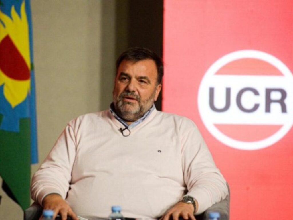 El diputado bonaerense de la UCR, Emiliano Balbín, para que se les reconozcan todos los años de antigüedad a los médicos.