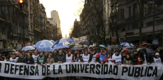 Diputados radicales presionan para que el Congreso apruebe la nueva Ley de Financiamiento Universitario, en medio de la crisis educativa. Todos los detalles.