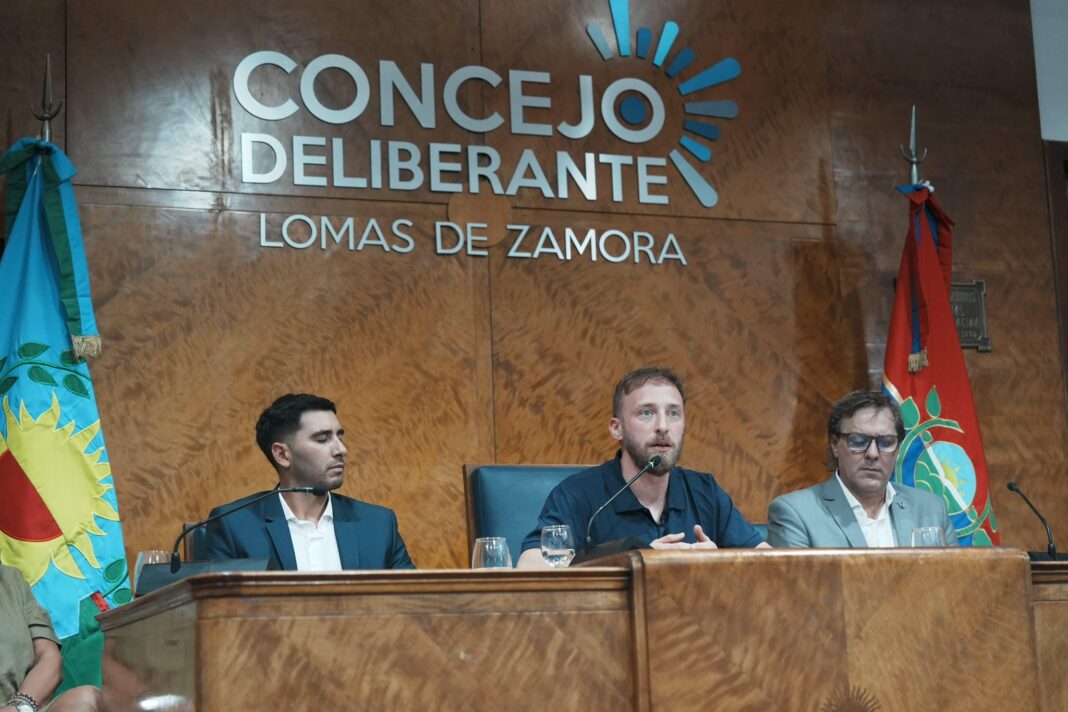 El intendente de Lomas de Zamora, Federico Otermín, desmintió las acusaciones de Bullrich y advirtió que buscan encubrir la represión contra los jubilados.