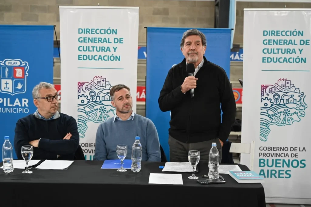 El programa propuesto por Bevilacqua también plantea que la Dirección General de Cultura y Educación (DGCyE) sea la autoridad encargada de su implementación.