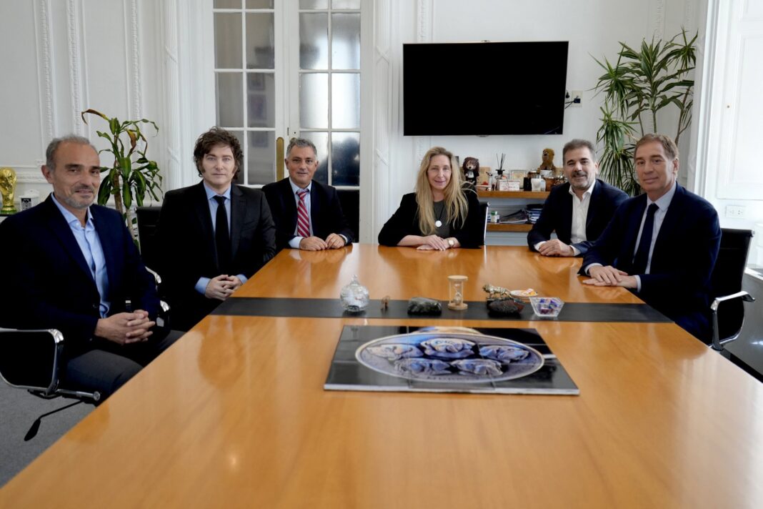 En la antesala del encuentro entre el PRO y la UCR, Cristian Ritondo y Diego Santilli, se reunieron en Casa Rosada con Javier y Karina Milei y Sebastián Pareja.