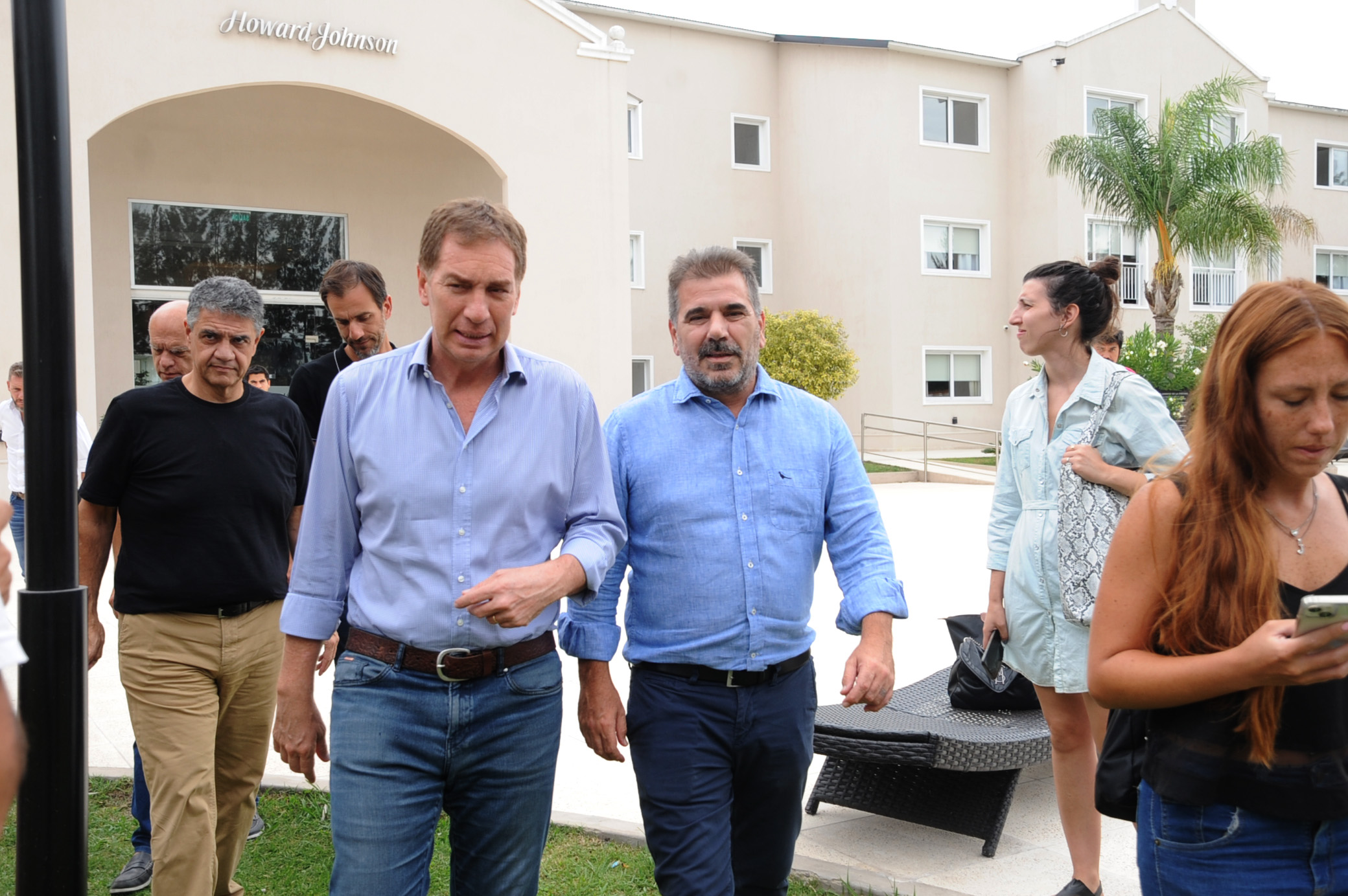 Los diputados nacionales del PRO, Cristian Ritondo y Diego Santilli, dinamitaron el encuentro con la UCR por acercarse a los libertarios. Adiós remake de JxC.