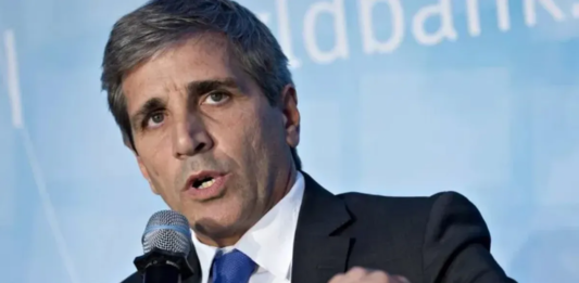 En medio de las negociaciones con el FMI, Caputo aseguró que el monto del préstamo que Argentina busca obtener aún "no está definido".