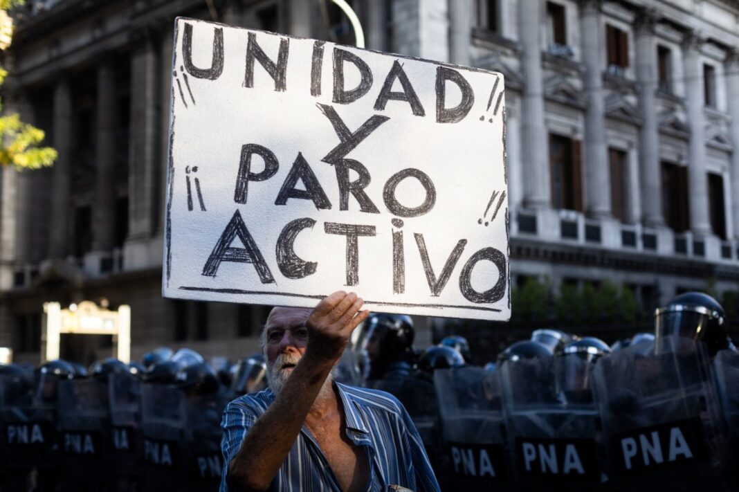 Tras la represión del miércoles pasado, organizaciones sindicales, gremiales y estudiantiles salen a la calle junto a los jubilados. Repasa los detalles sobre la jornada de hoy.