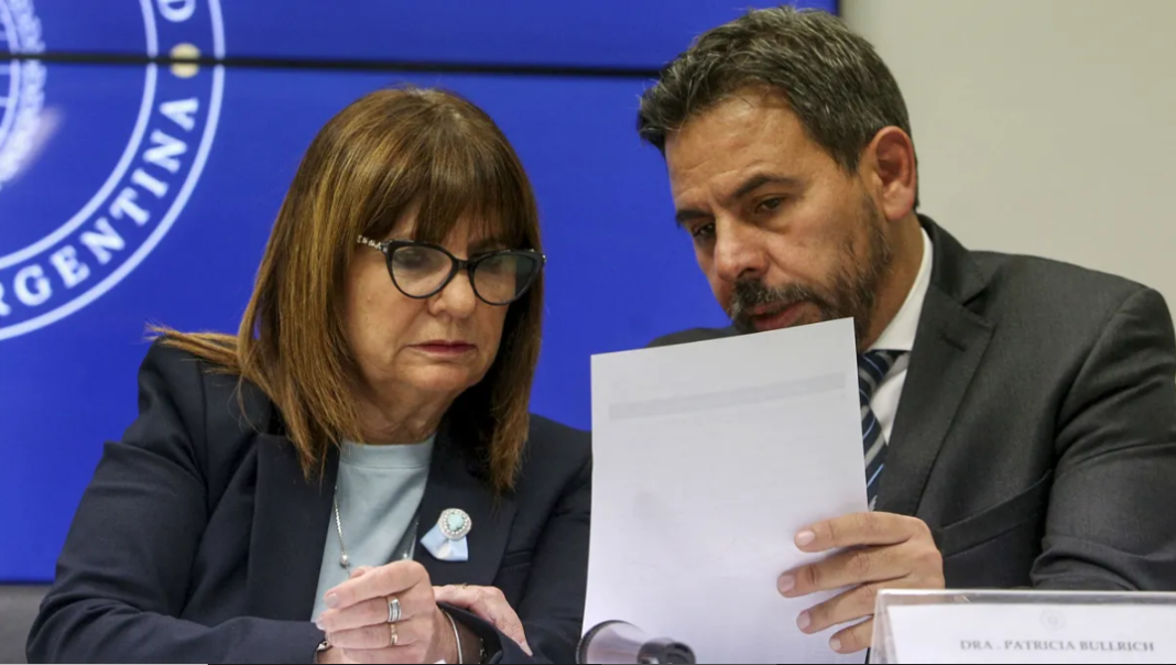 Patricia Bullrich estableció el pago de hasta 10 millones de pesos a quienes brinden información sobre los responsables de los hechos de violencia.