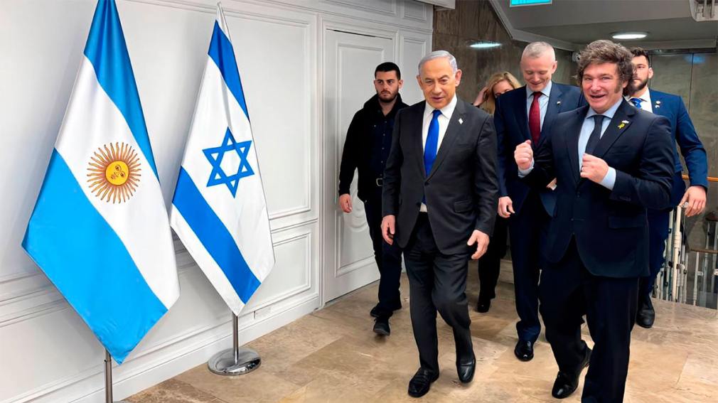 En su visita frustrada a Israel, el Presidente iba a suscribir un acuerdo bilateral junto a su par Benjamín Netanyahu.