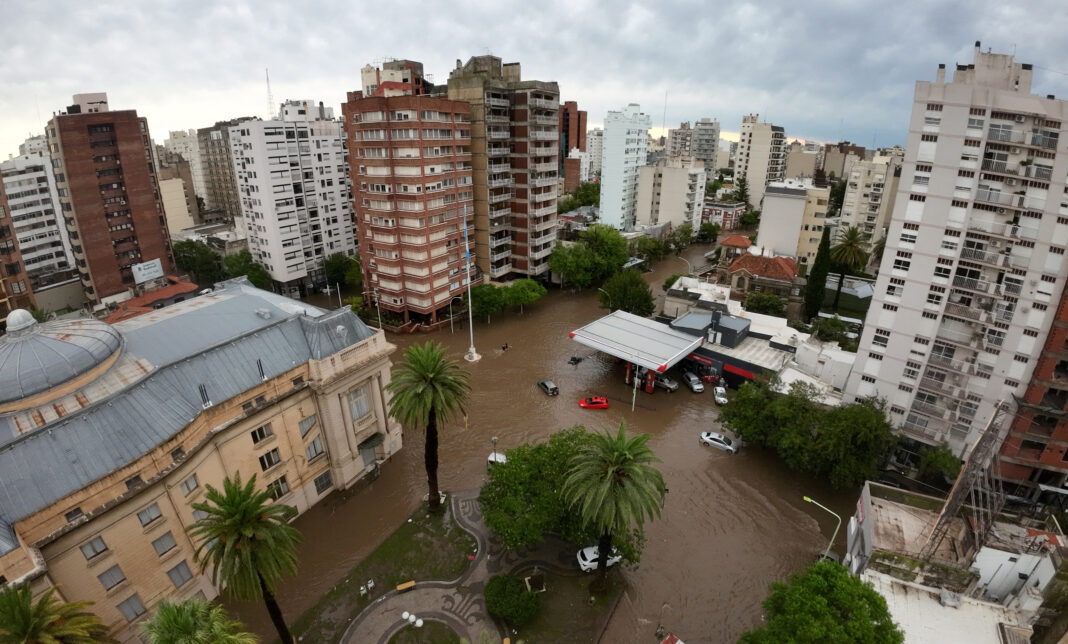 El senador bonaerense, Marcelo Chuby Leguizamón, presentó un paquete de proyectos para evitar inundaciones.
