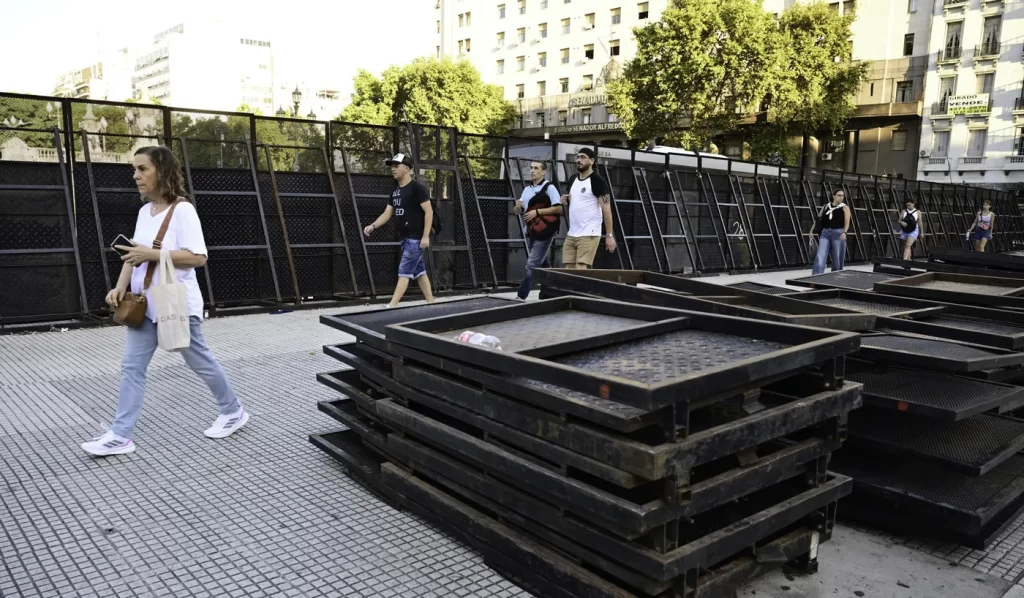 El mensaje, que comienza con las palabras “protesta no es violencia”, forma parte del operativo de seguridad que Bullrich implementará en la marcha de este miércoles.