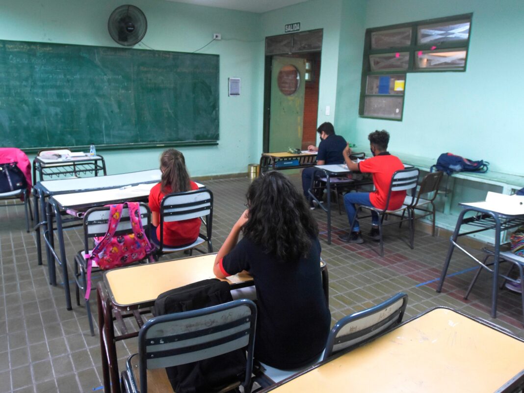 La senadora bonaerense del PRO, Aldana Ahumada, presentó un pedido de informes por la deserción escolar en la provincia de Buenos Aires.