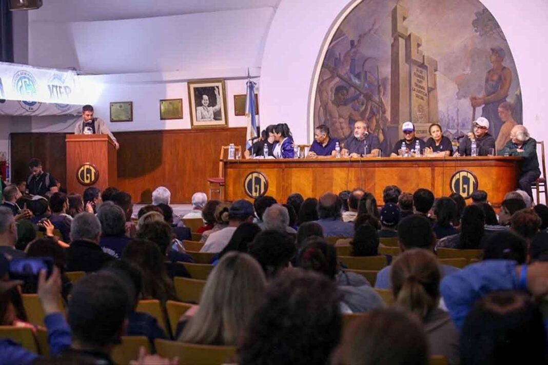 La CGT se reúne en Azopardo para definir la fecha del paro, el alcance de la medida y el respaldo del sector del transporte.