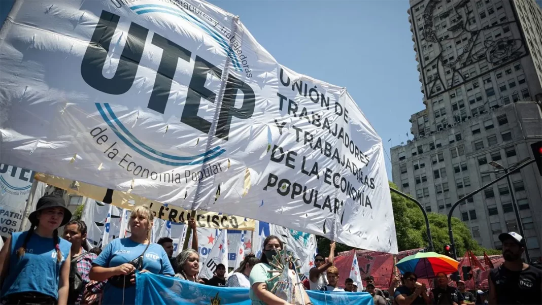 Los movimientos sociales de la UTEP lanzaron un plan de lucha contra el gobierno de Javier Milei, con marchas y un paro general junto a la CGT.