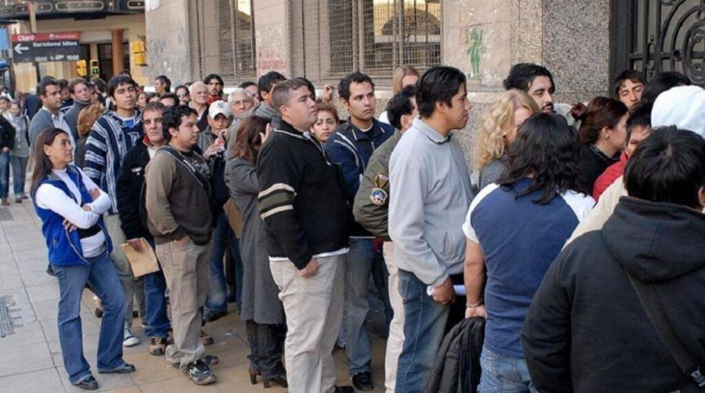 INDEC: La tasa de desempleo en Argentina llegó al 6,4% en el cuarto trimestre de 2024.