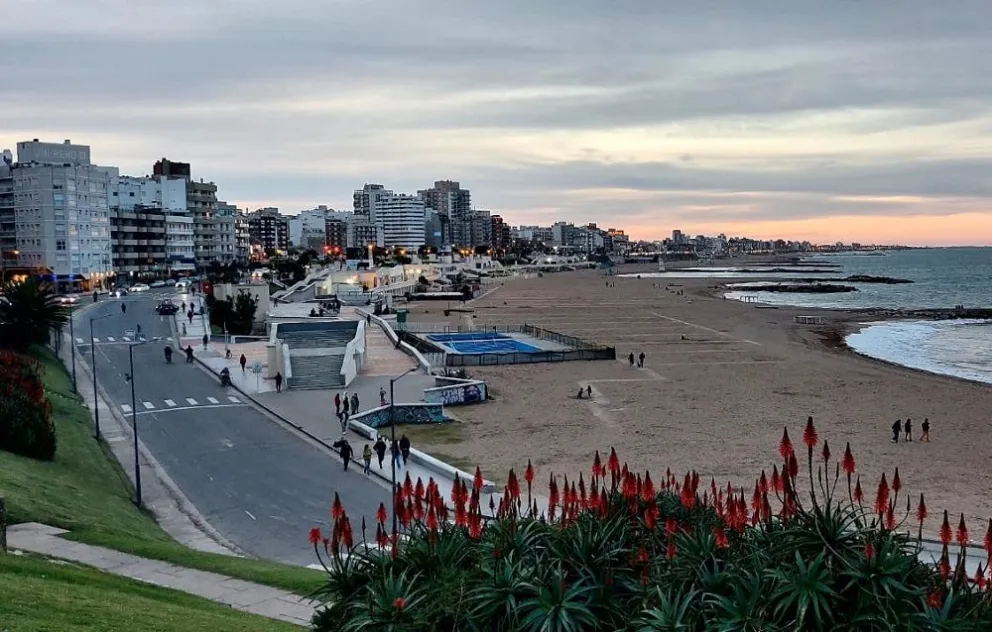 Mar del Plata: la escasa demanda ha llevado a que varios hoteles optaran por no abrir durante el fin de semana largo al no tener prácticamente reservas.