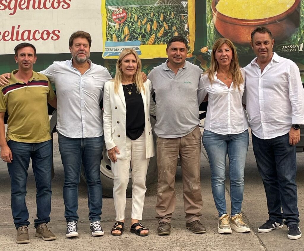 Legisladores bonaerenses del radicalismo y el monzoismo recorrieron la fábrica Molino Rivara.