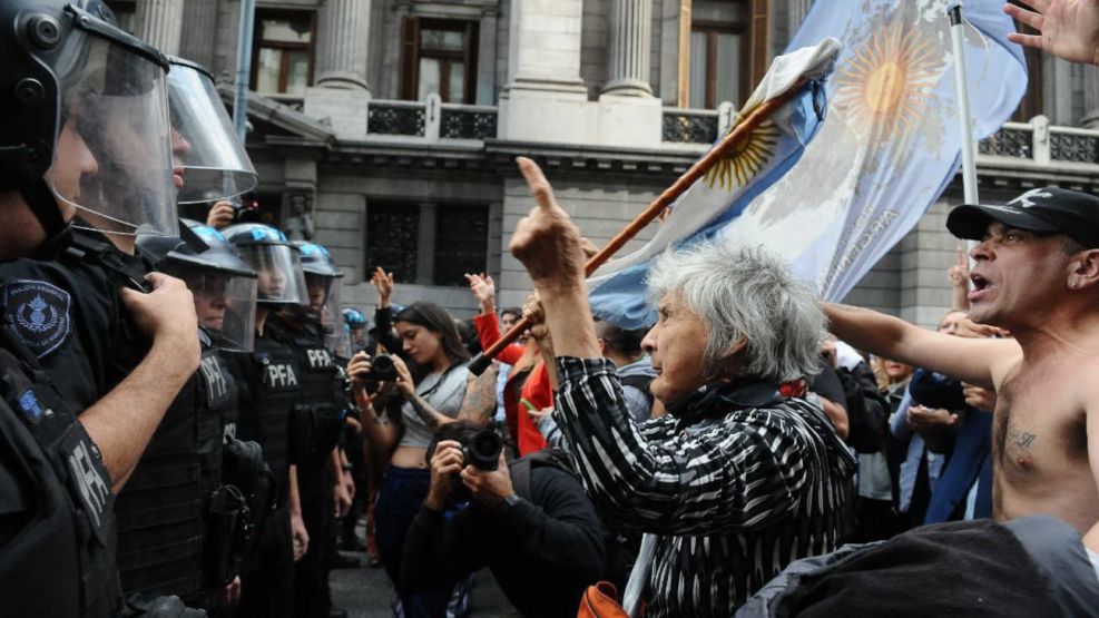 La prórroga de la moratoria previsional es uno los reclamos de la habitual marcha de jubilados al Congreso de los miércoles. 