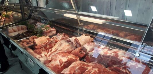 Según datos de la Cámara de la Industria y Comercio de Carnes y Derivados (CICCRA) el consumo de carne alcanzó el nivel más bajo en tres décadas.