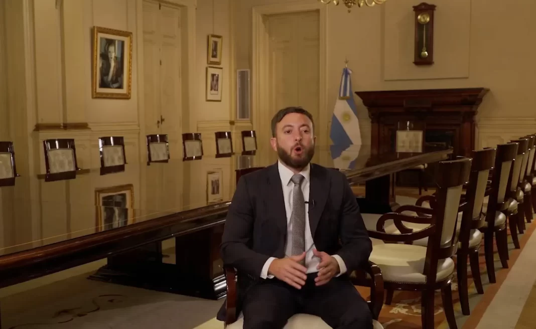 El Gobierno difundió un video institucional por el 24 de marzo en el que reivindicó la “Memoria completa” y rechazó la cifra de 30 mil desaparecidos.