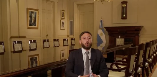 El Gobierno difundió un video institucional por el 24 de marzo en el que reivindicó la “Memoria completa” y rechazó la cifra de 30 mil desaparecidos.