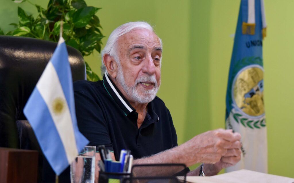 El sindicato, liderado por Roberto Fernández, a través de un comunicado titulado “Obligados a parar”, responsabilizó al gobierno de Javier Milei por el conflicto.