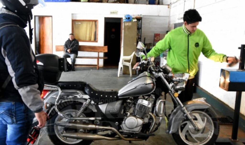Otra de las medidas clave del proyecto es la instalación obligatoria de un sistema de localización en los motovehículos.