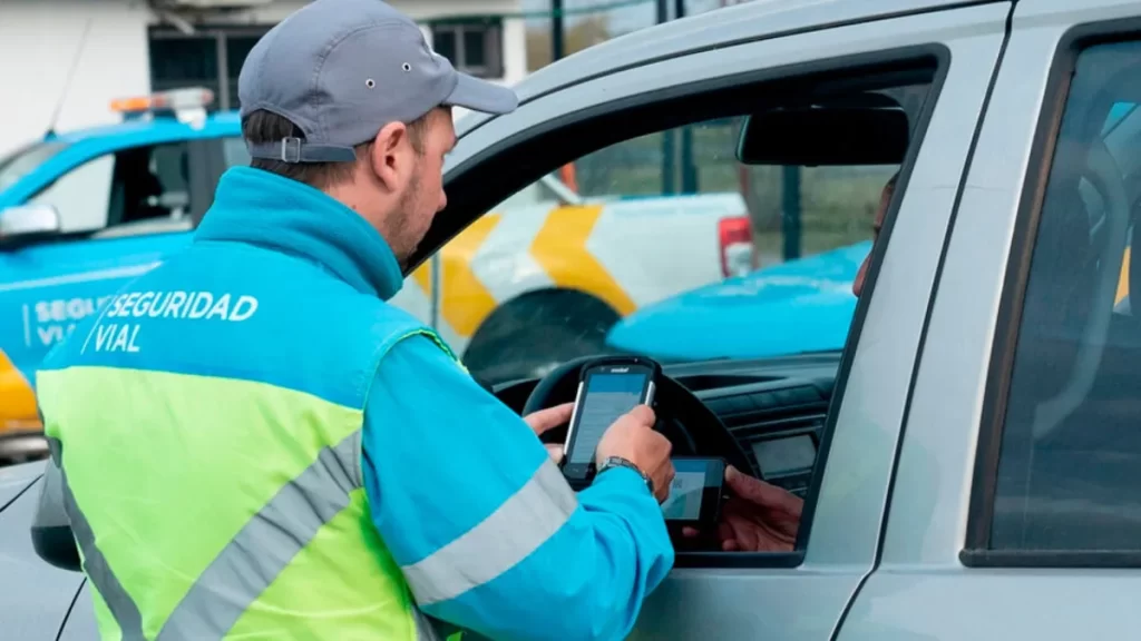 La plataforma lanzada por la cartera de Transporte bonaerense, permite verificar el estado de las infracciones viales y pagarlas de forma online.