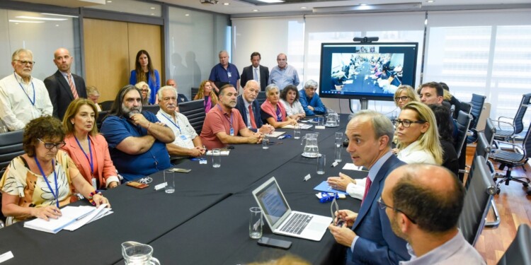 A pesar del rechazo de los gremios docentes en la última reunión del 24 de febrero, el Gobierno de Javier Milei mantuvo el piso salarial fijado por el CFE. 