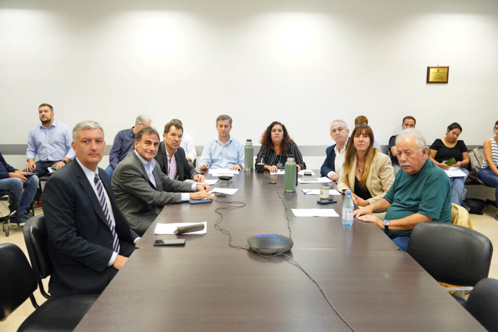 La comisión de Asuntos Constitucionales y Justicia dejó al proyecto de Axel Kicillof para regular el registro de Registro de Deudores Alimentarios Morosos listo para ser tratado en Diputados.